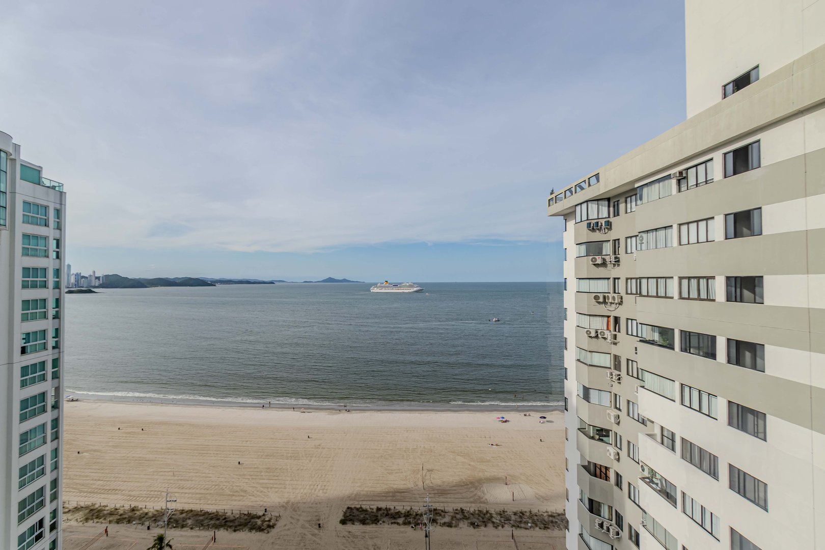 Apartamento Frente Mar no Edifício One Tower à venda no centro de Balneário Camboriú — foto 12