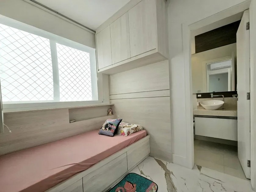 Apartamento Frente Mar no Edifício Saveiro à venda no centro de Balneário Camboriú — foto 19