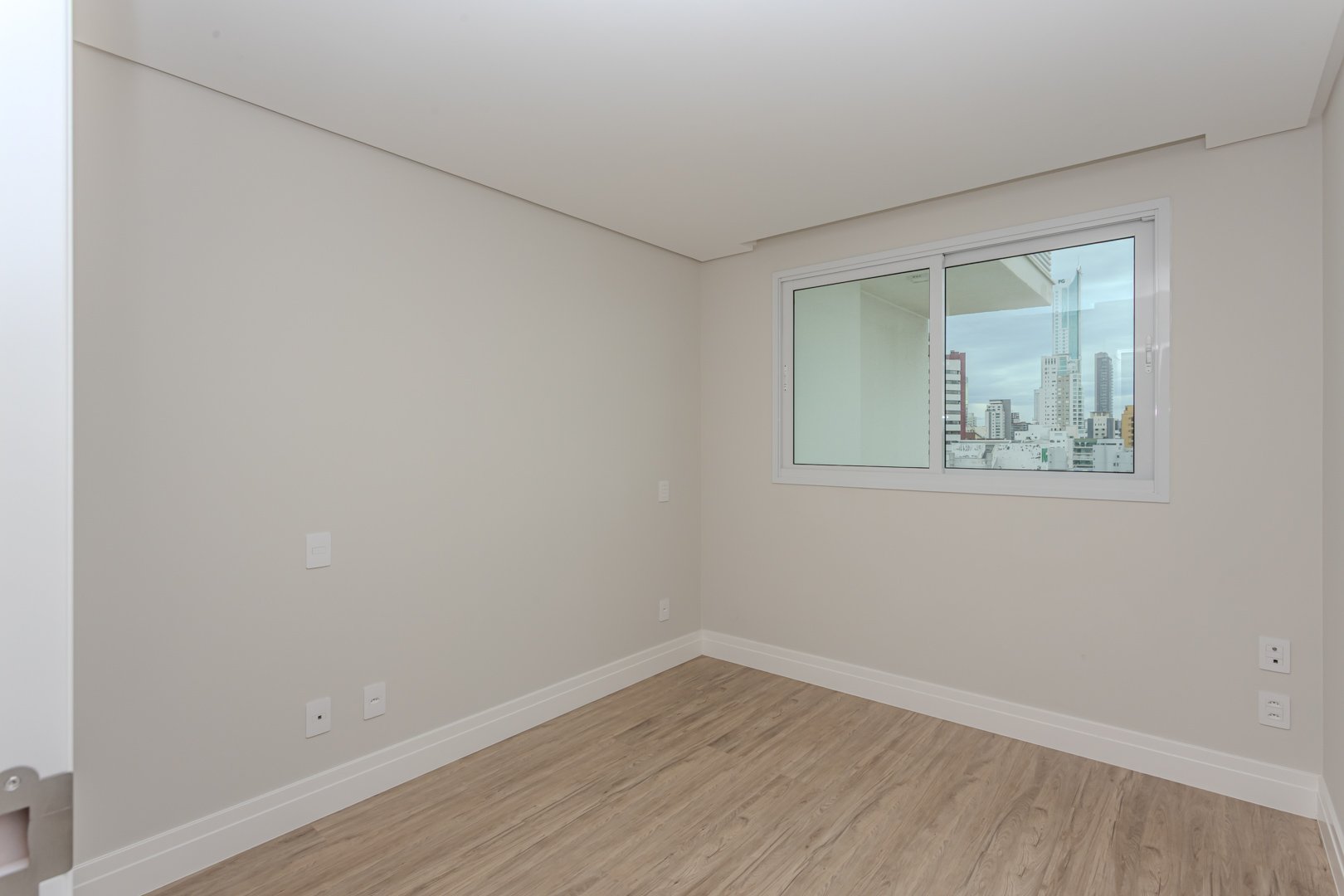 Apartamento no Edifício Eleganza Tower à venda no centro de Balneário Camboriú — foto 16