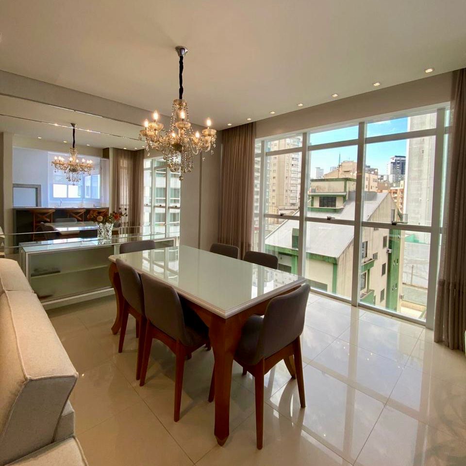 Apartamento Diferenciado no Edifício Residencial Porto Verano à venda no centro de Balneário Camboriú