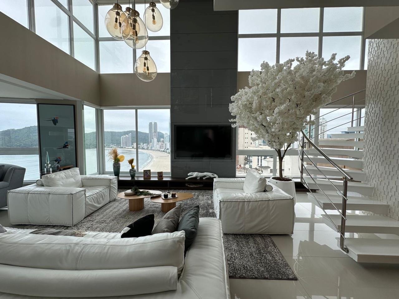 Cobertura Triplex no Edifício Catarina de Alexandria à venda no centro de Balneário Camboriú — foto 3
