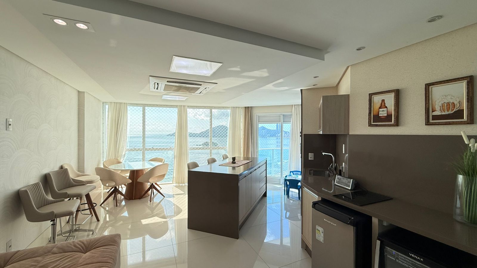 Apartamento no Edifício Sea's Palace Residence à venda no centro de Balneário Camboriú