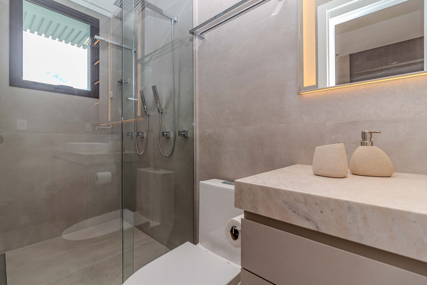 Apartamento no Edifício 143 Mayfair à venda em Itapema — foto 3