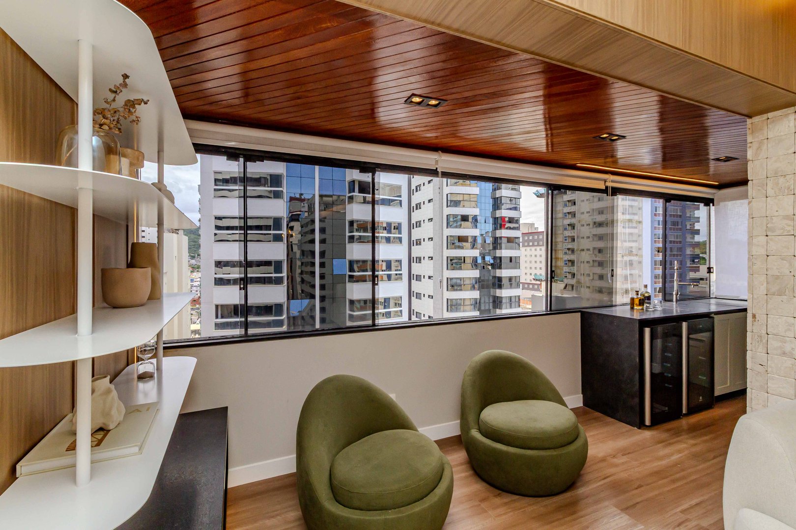 Apartamento no Edifício Caminho do Mar à venda no centro de Balneário Camboriú — foto 7