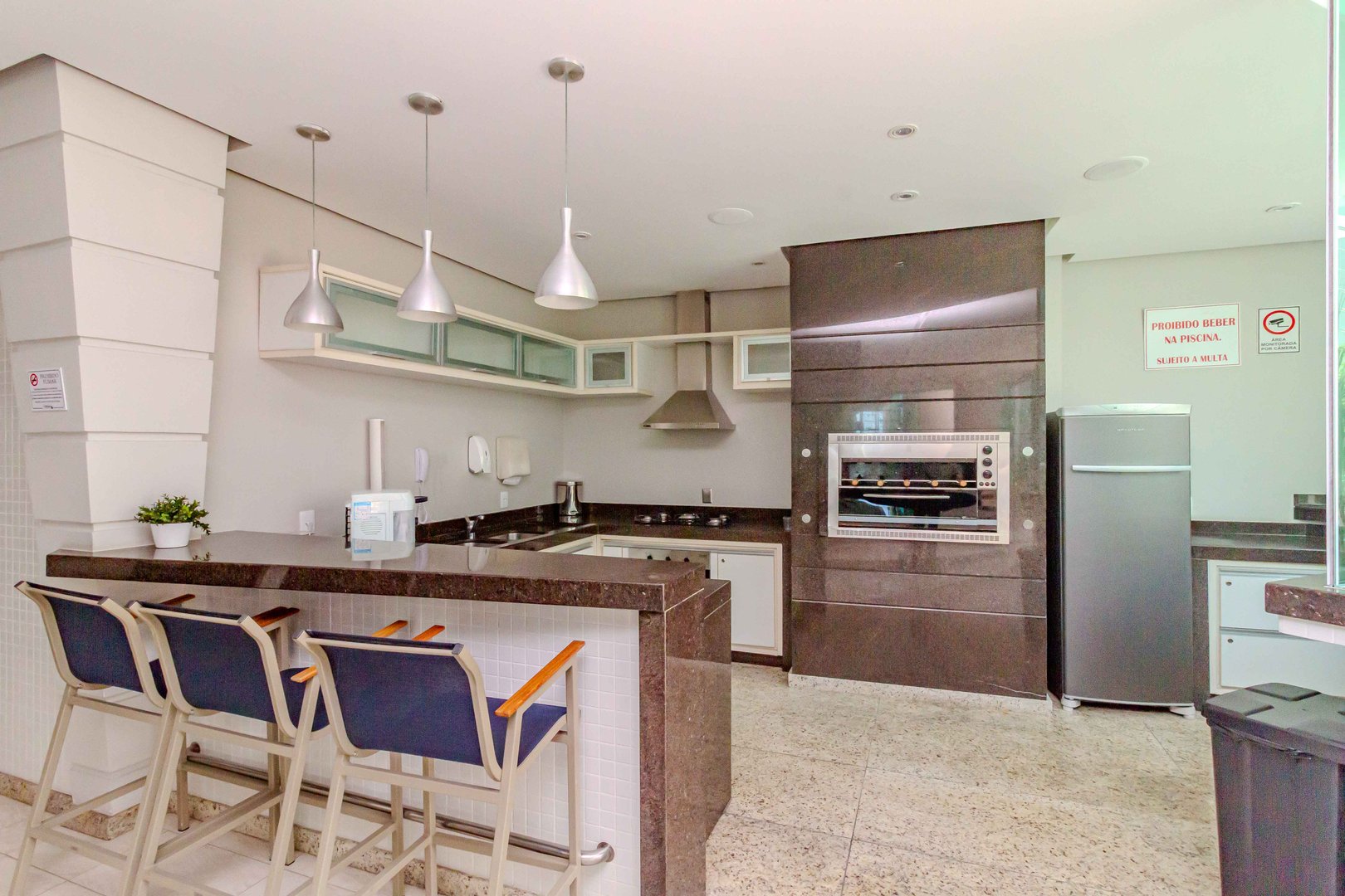 Apartamento Quadra Mar no Edifício La Madeson à venda no centro de Balneário Camboriú — foto 32