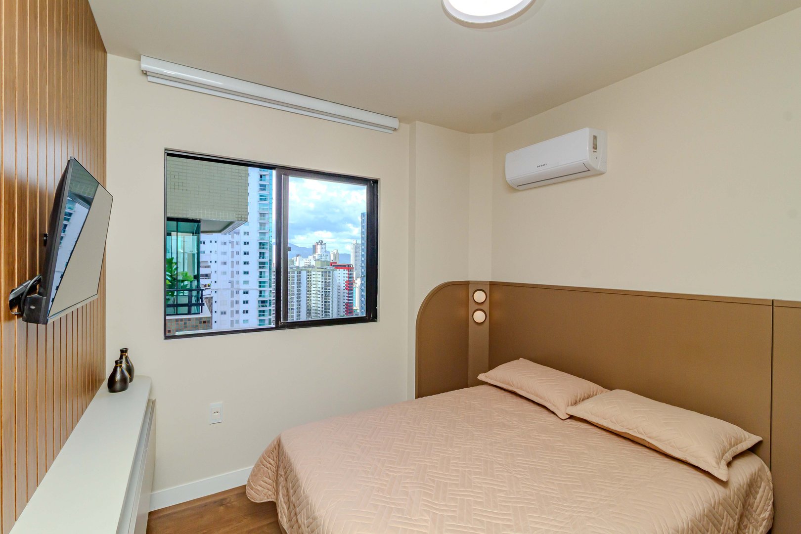 Apartamento no Edifício Oscar Bremer à venda no centro de Balneário Camboriú — foto 13