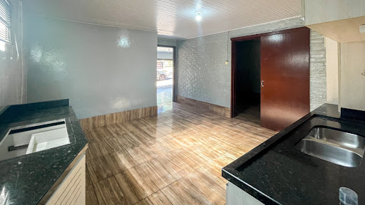Casa no Santa Vitória com 2 dormitórios e pátio com piscina - Foto 10