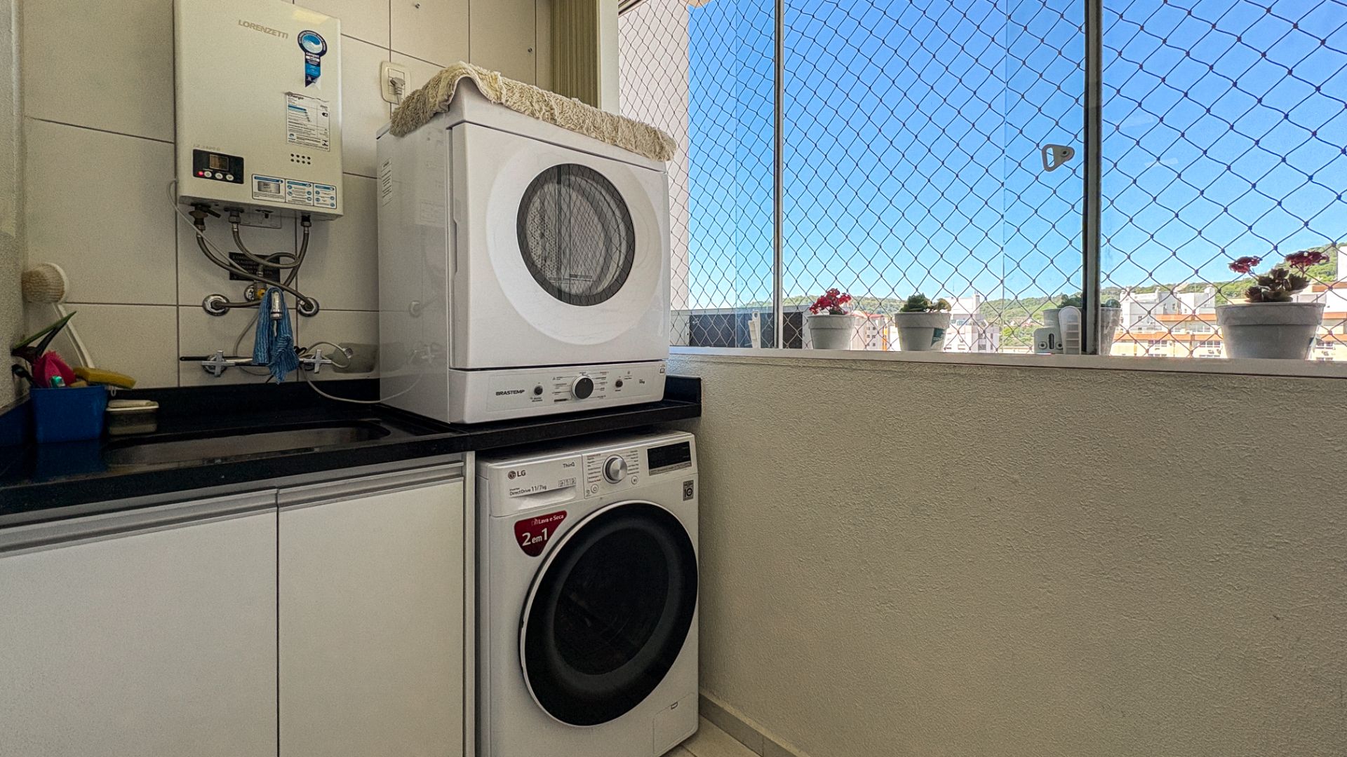 Apartamento no Centro com 3 dormitórios e sacada - Foto 9