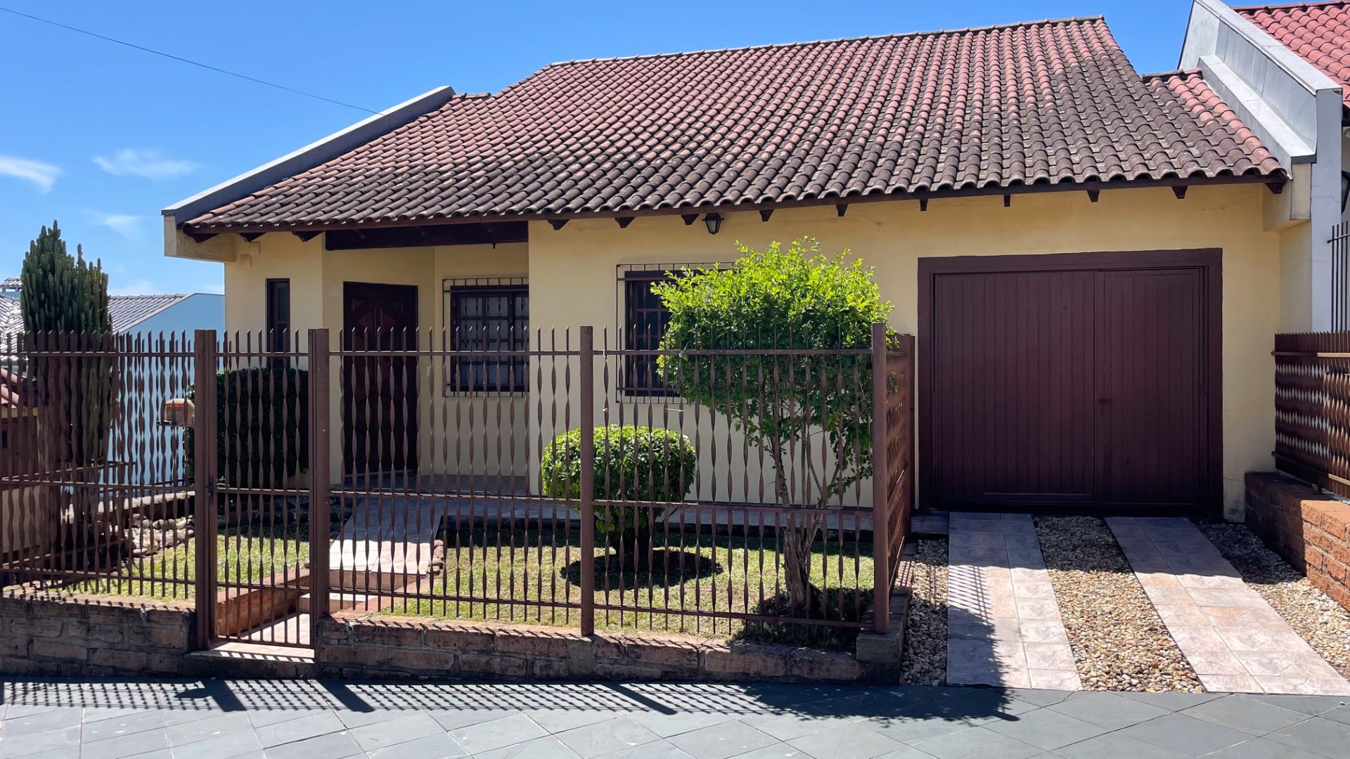 Casa no Goiás com 3 dormitórios e amplo pátio