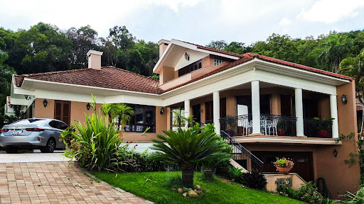 Casa no Santo Inacio com 4 dormitórios e piscina