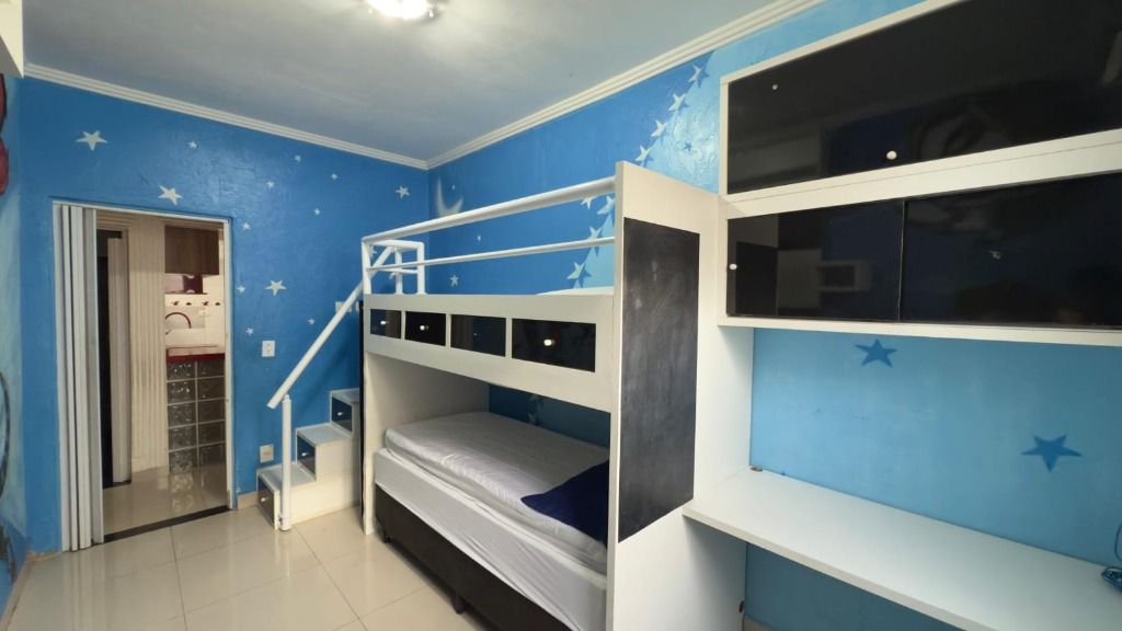 Casa Ampla com Piscina, Área Gourmet e Garagem para 6 Carros — foto 14