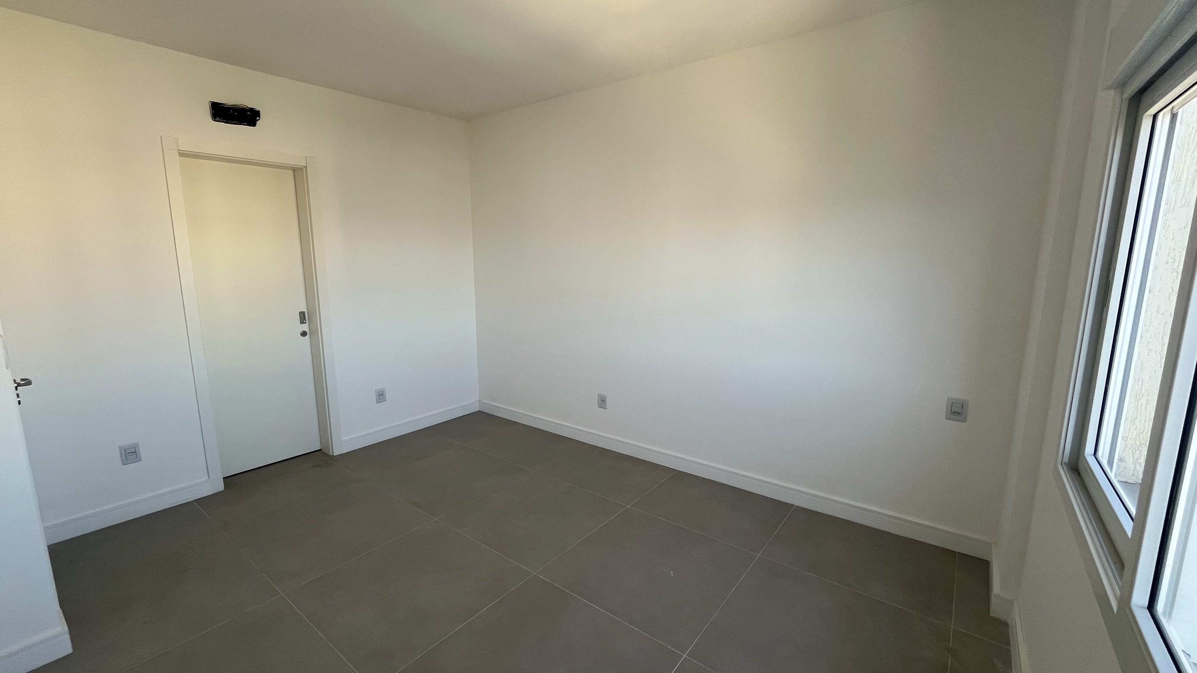 Apartamento Centro com 2 Dormitórios, suíte e Sacada Ampla. - Foto 7