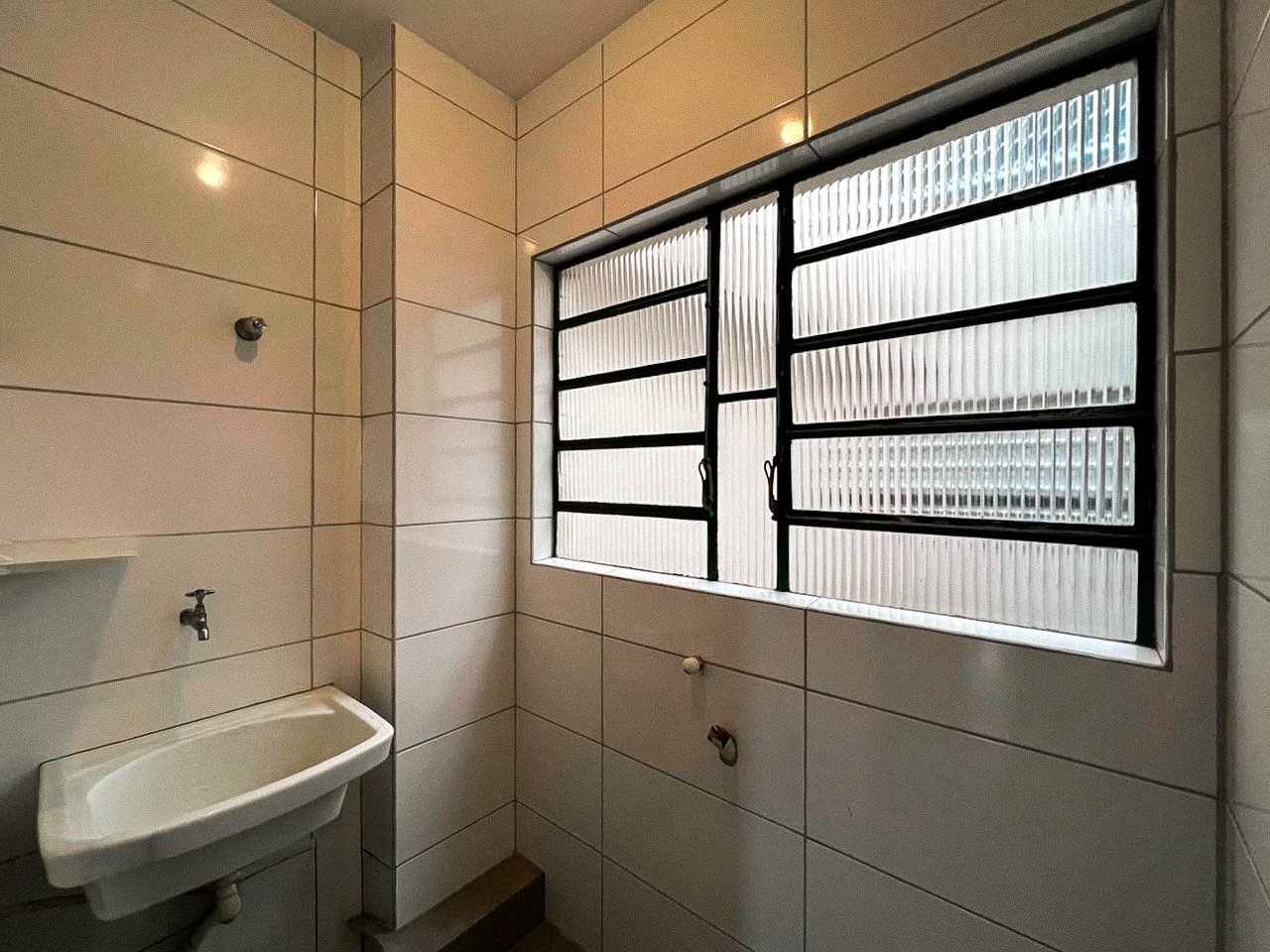 Apartamento no Centro com 1 dormitório e sacada - Foto 9