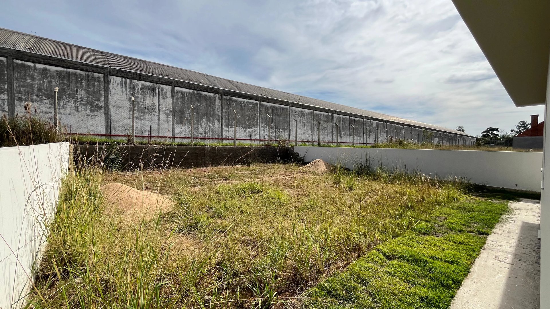 Casa com 3 dormitórios, 1 suíte e 2 vagas de garagem - Foto 4