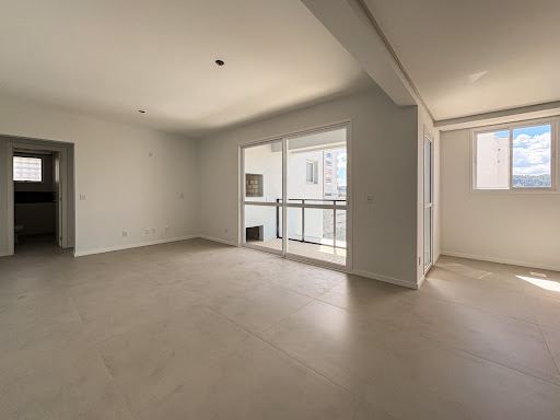 Apartamento no Edifício Gaudí com 2 dormitórios, 1 suíte - Foto 3