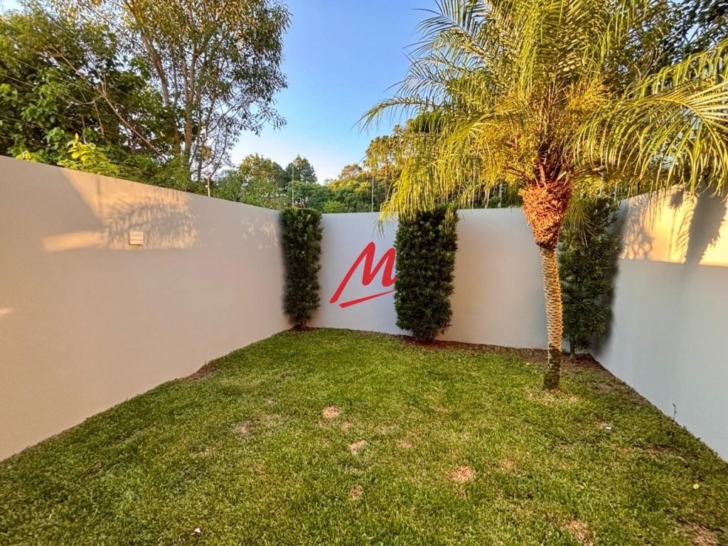 Belíssimo duplex com pátio - Foto 28