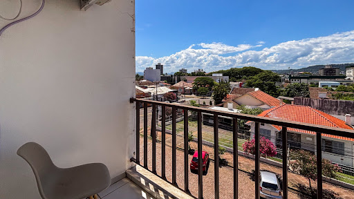 Apartamento no Centro com 2 dormitórios e sacada - Foto 4