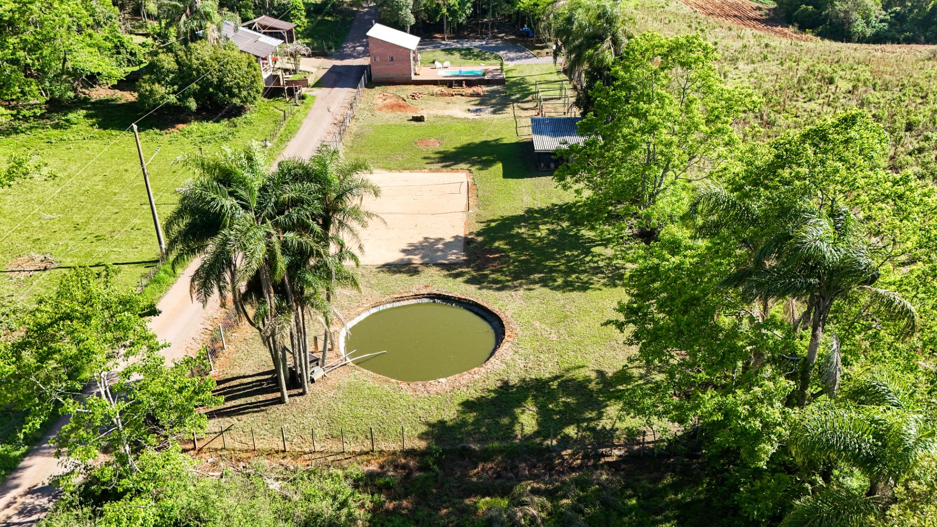 Chácara no Country com 2 dormitórios, suíte, piscina e sauna - Foto 4