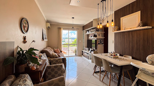 Apartamento no Centro com 2 dormitórios e sacada