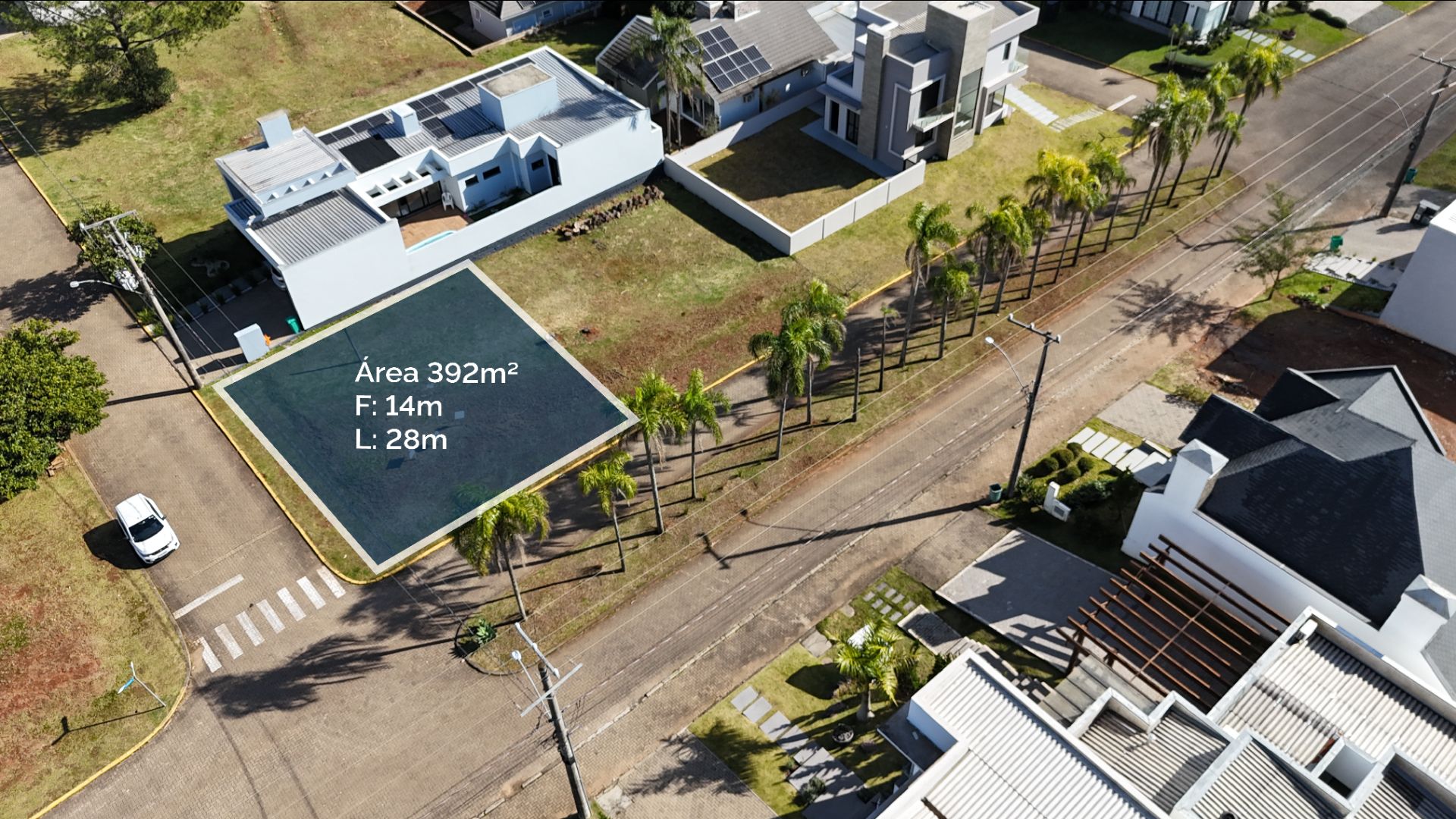 Terreno no Condomínio Belle Ville com 392 m²