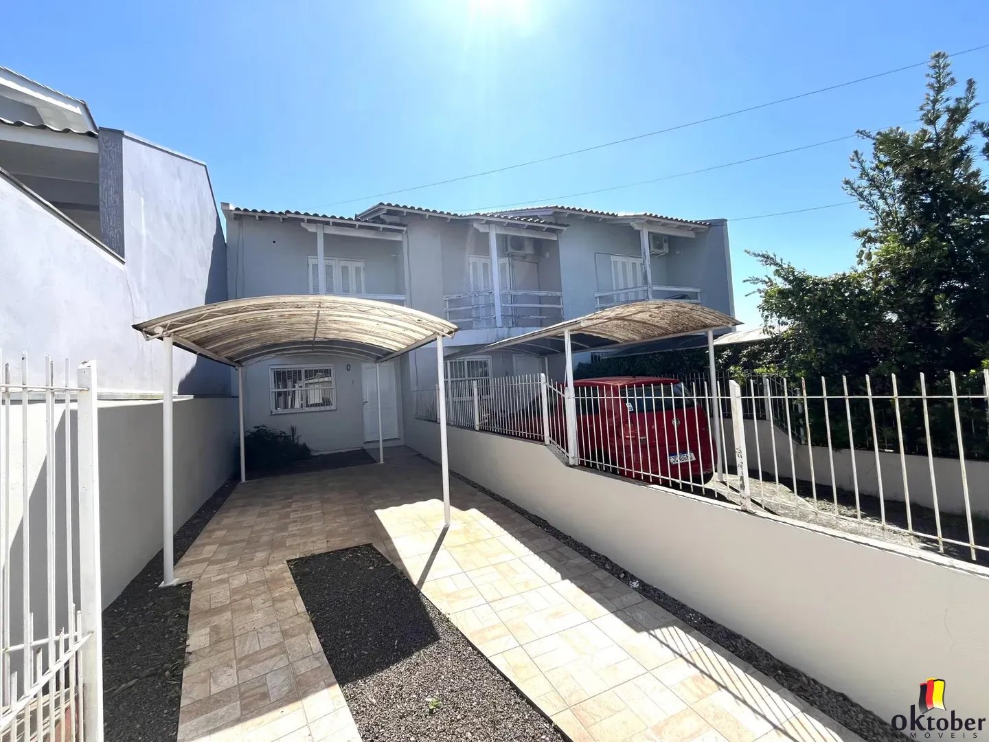 Duplex com 2 Quartos à Venda