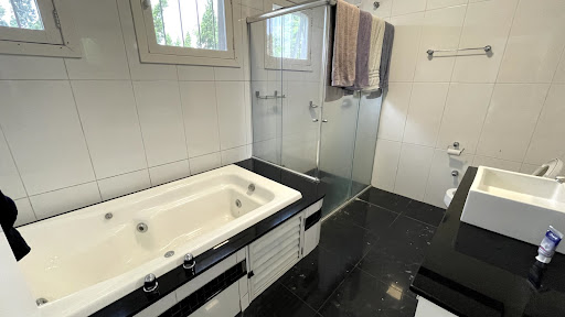 Casa de Condomínio no Country com 4 dormitórios - Foto 16