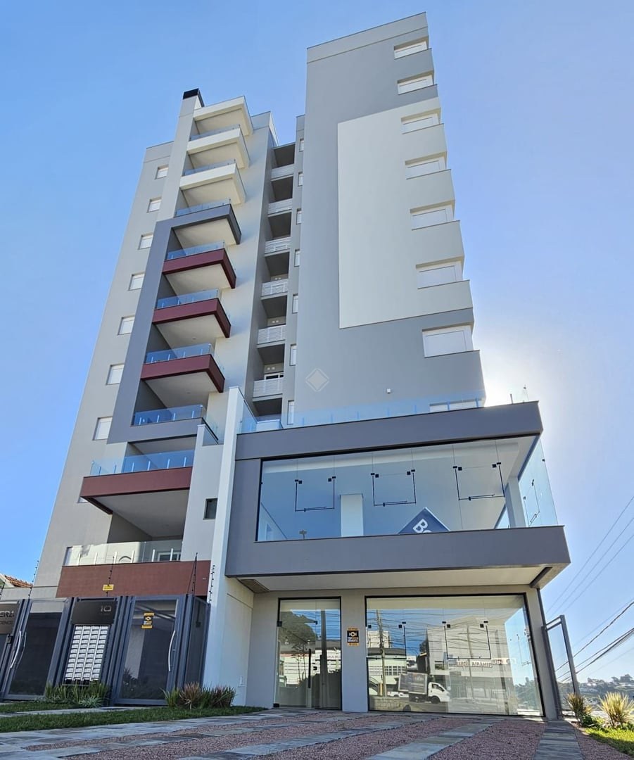 Apartamento novo, 3 dormitórios (1 suíte) frente norte no Universitário.