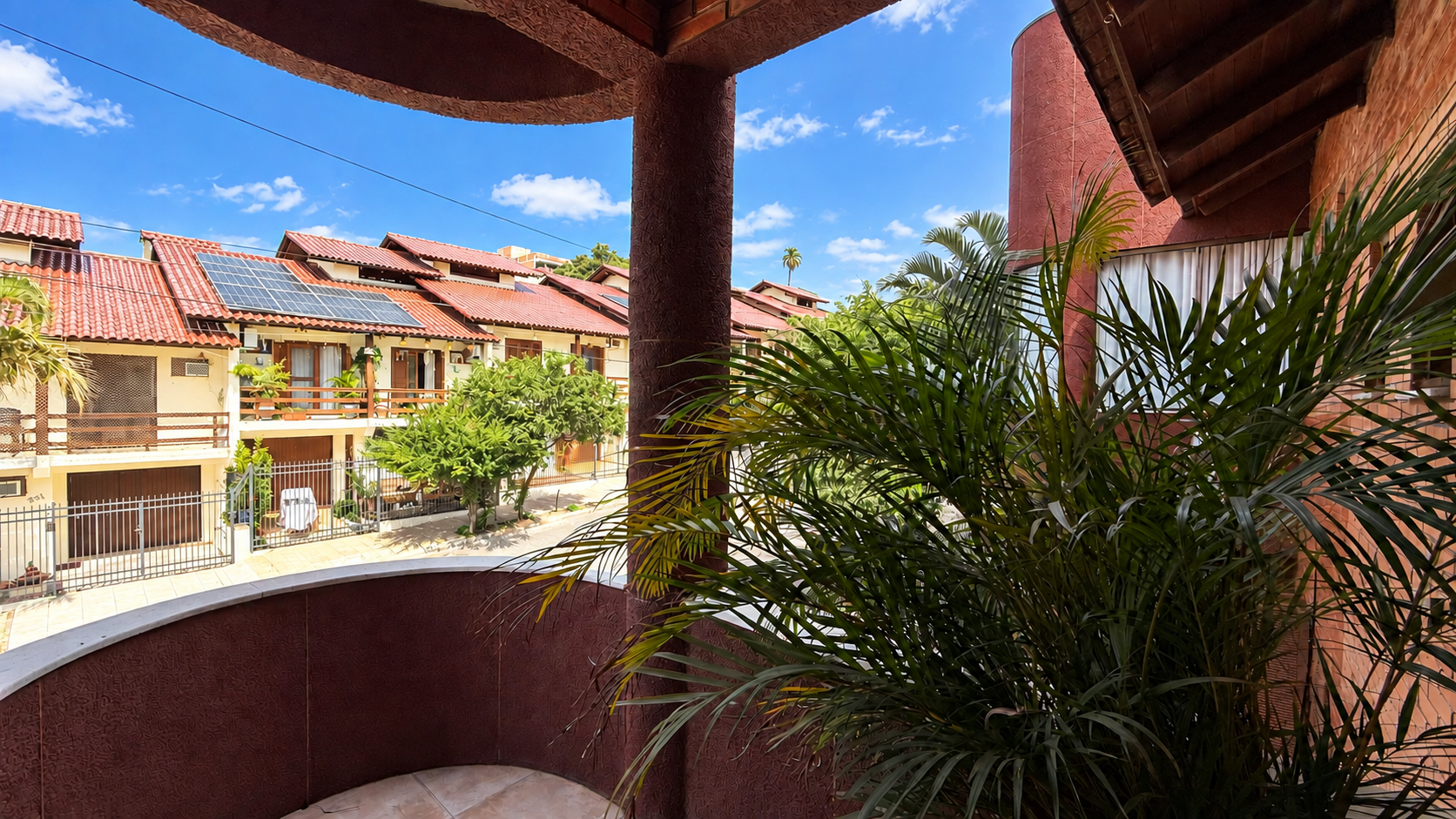 Duplex no Santo Inácio com 3 dormitórios e pátio amplo - Foto 14