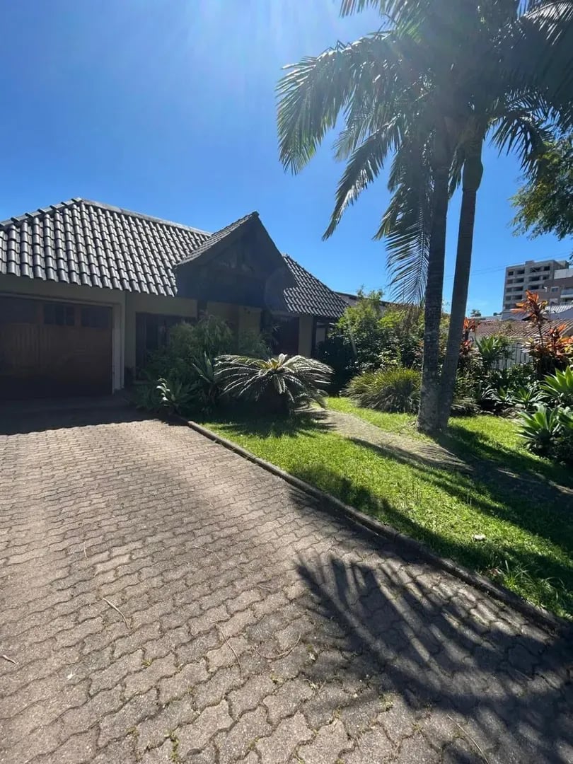 Casa com 3 quartos no Santo Inácio