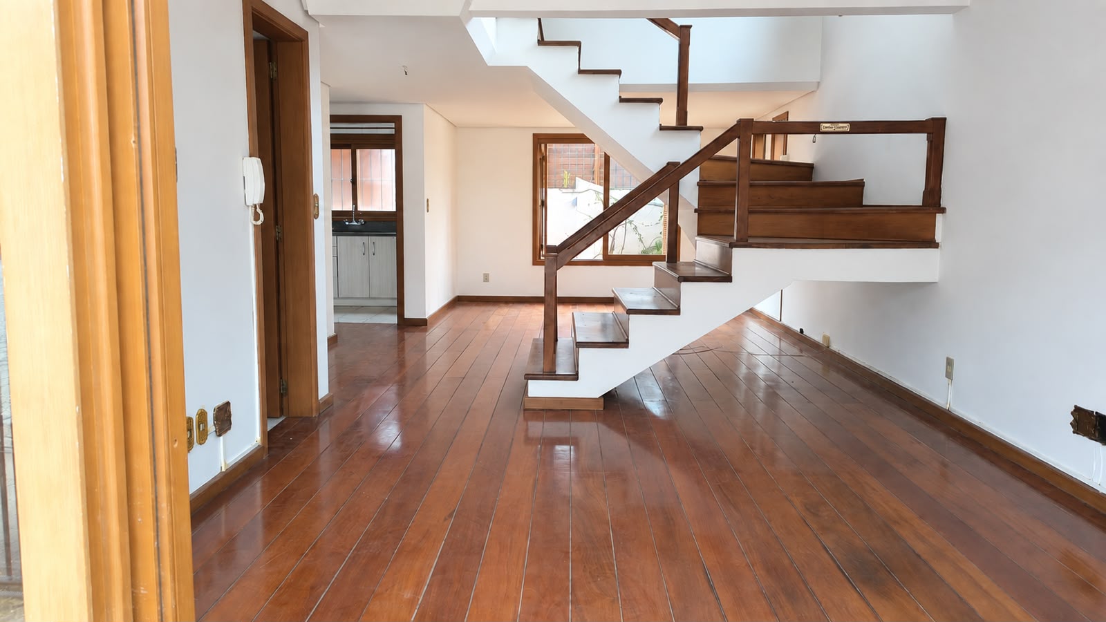 Duplex no Santo Inácio com 3 dormitórios e pátio amplo - Foto 9