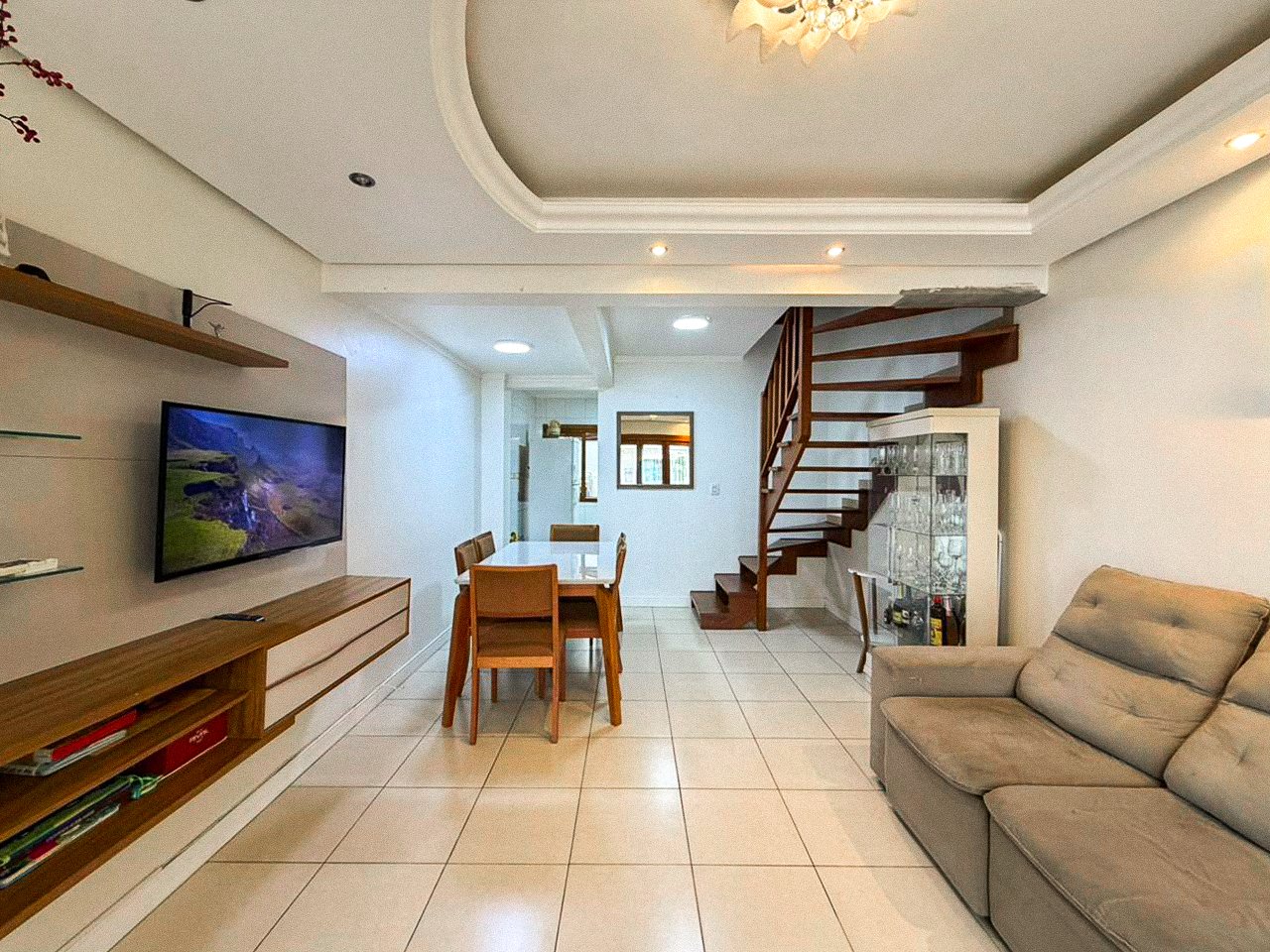Triplex de 3 dormitórios sendo 1 suíte 