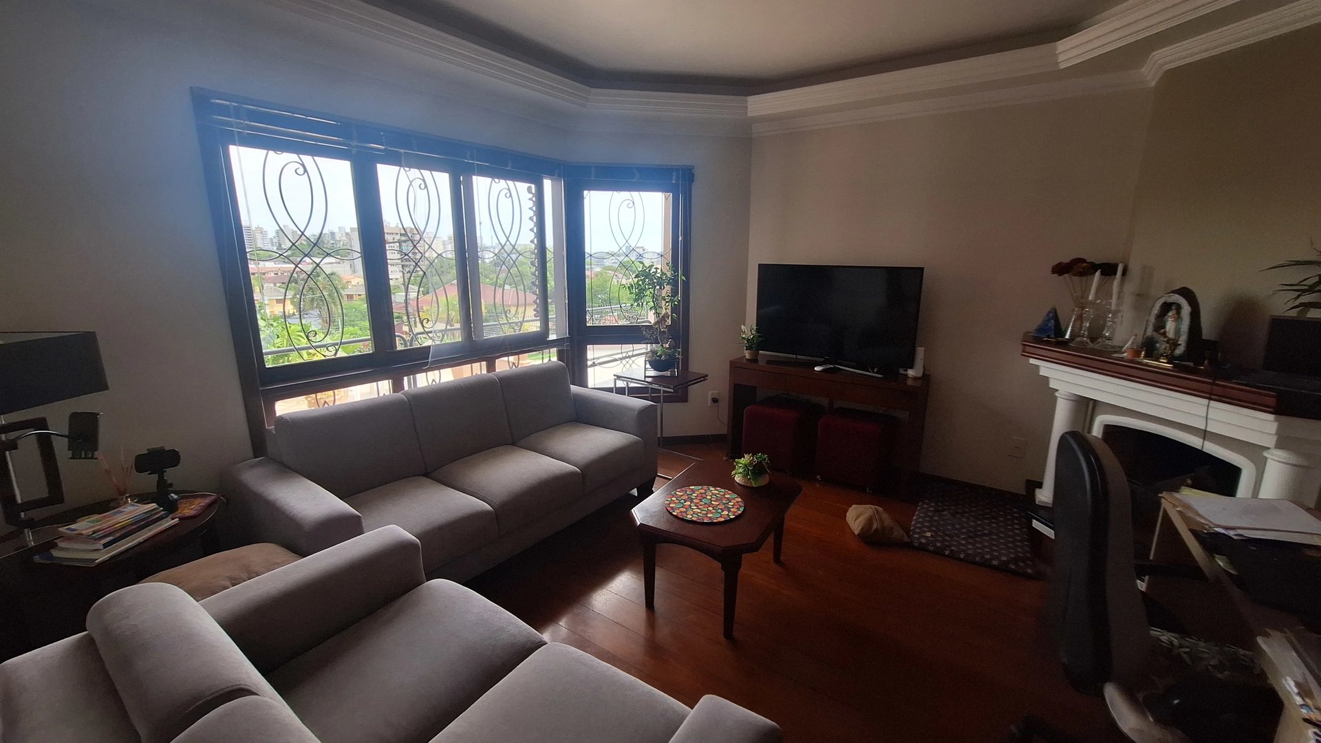 Linda casa de 4 dormitórios 3 suítes, 2 banheiros, piscina com salão de festas - Foto 15