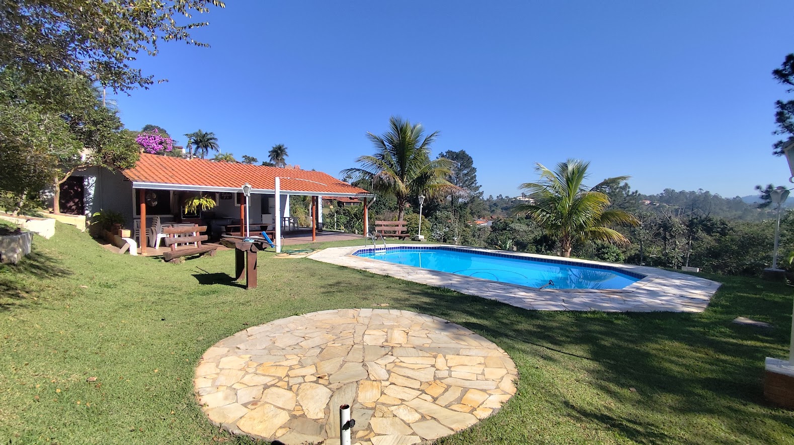 Chácara no Condomínio Porta do Sol com  Vista por R$1.650.000