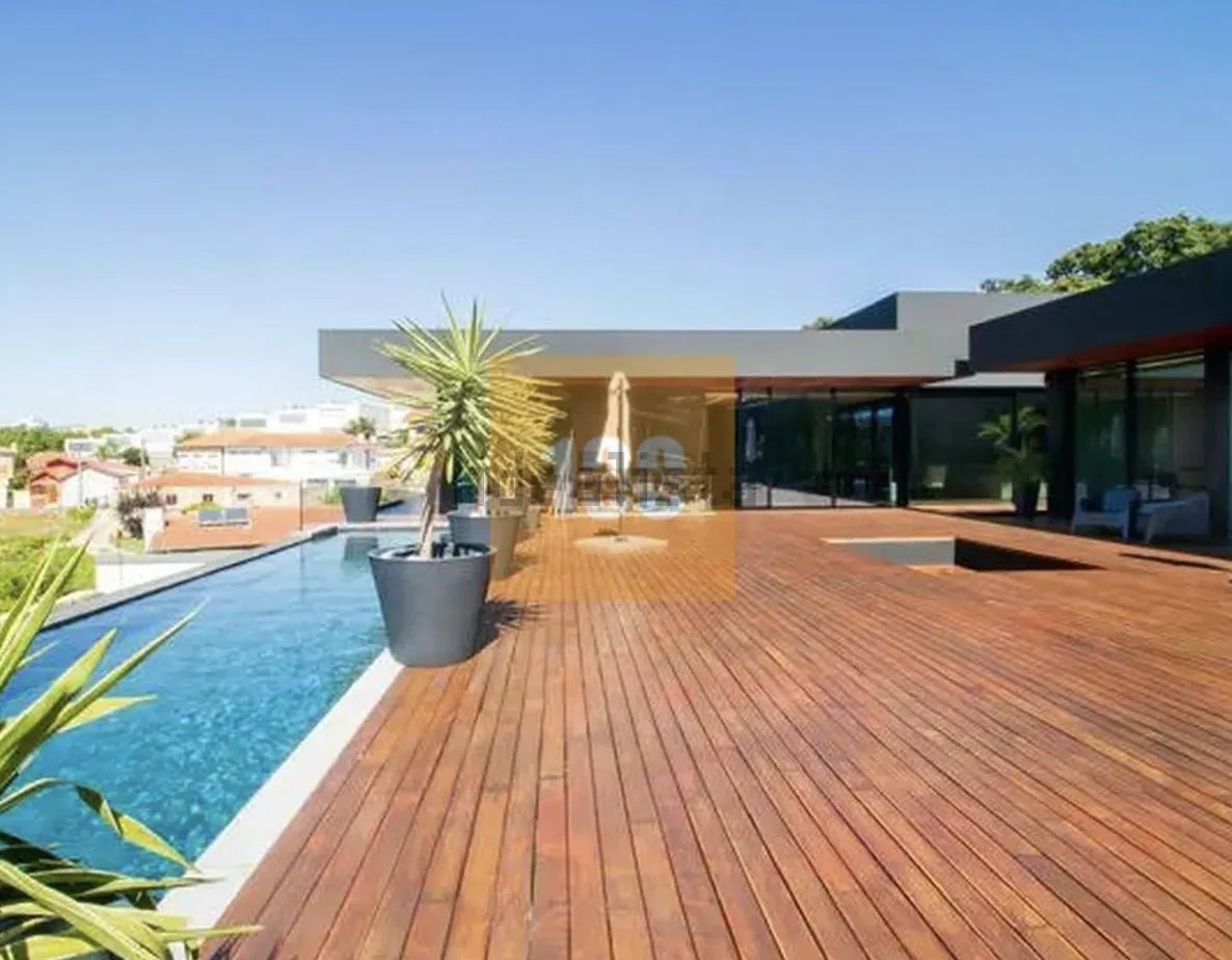 CASA - 32967036