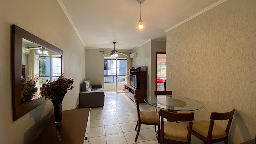 Apartamento em Centro com 2 dormitórios e sacada