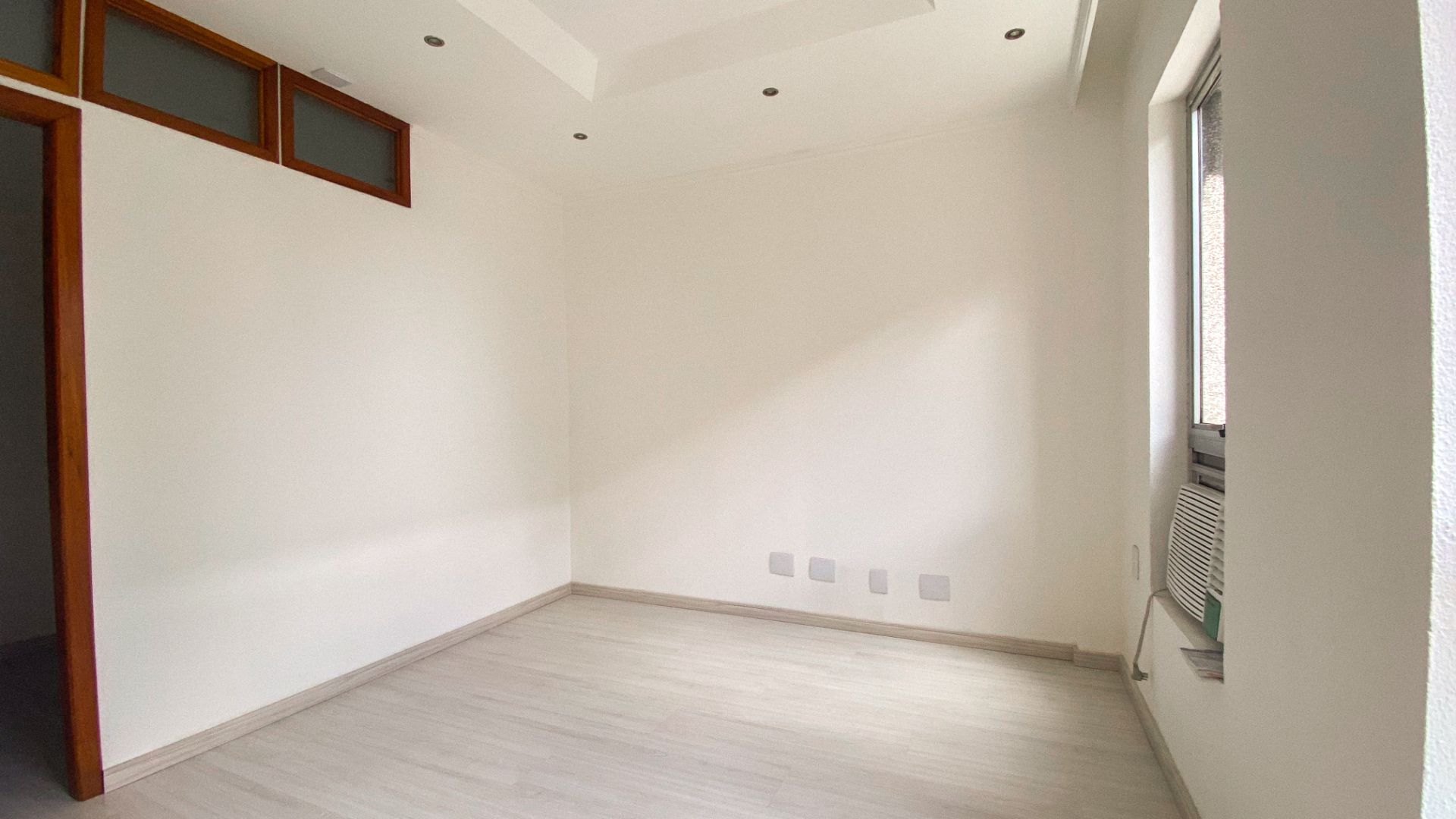 Sala no Centro Comercial Embaixador com 42m² - Foto 3