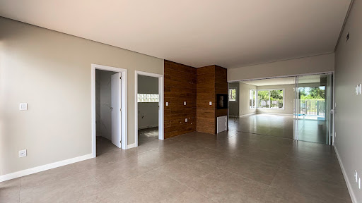 Casa no Royal Country com 3 dormitórios e pátio com piscina - Foto 4