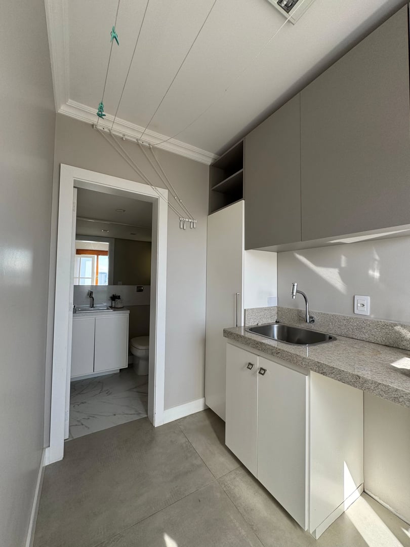 Apartamento no Centro com 3 dormitórios, sendo 1 suíte. - Foto 16