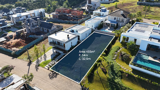 Terreno no Condomínio Serra Azul com 455 m²
