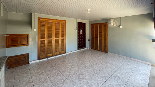 Casa no Santa Vitória com 2 dormitórios e pátio com piscina - Foto 3