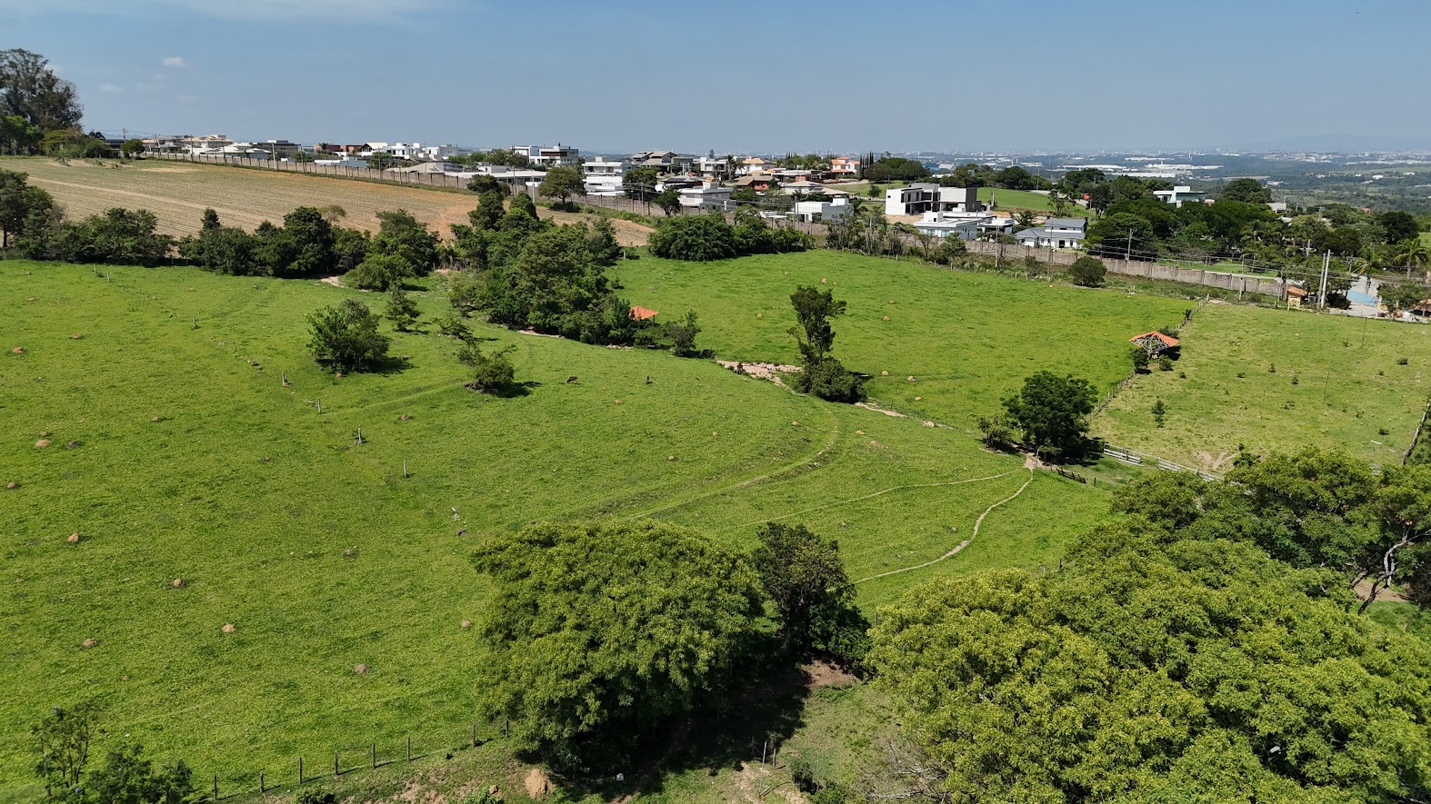 Terreno com 112.138 m²  Itu - R$ 33.6 mi, Cod: TE-488