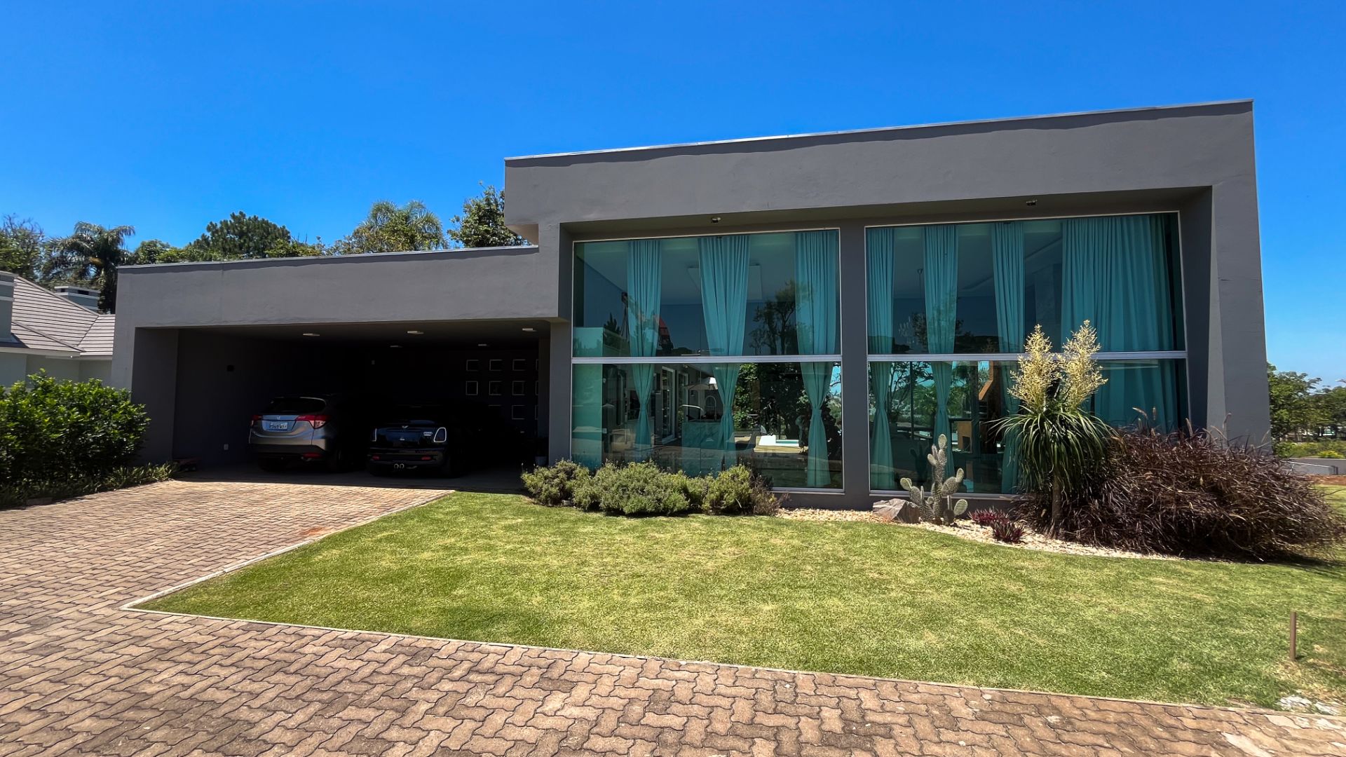 Casa no Royal Country com 3 Dormitórios e piscina