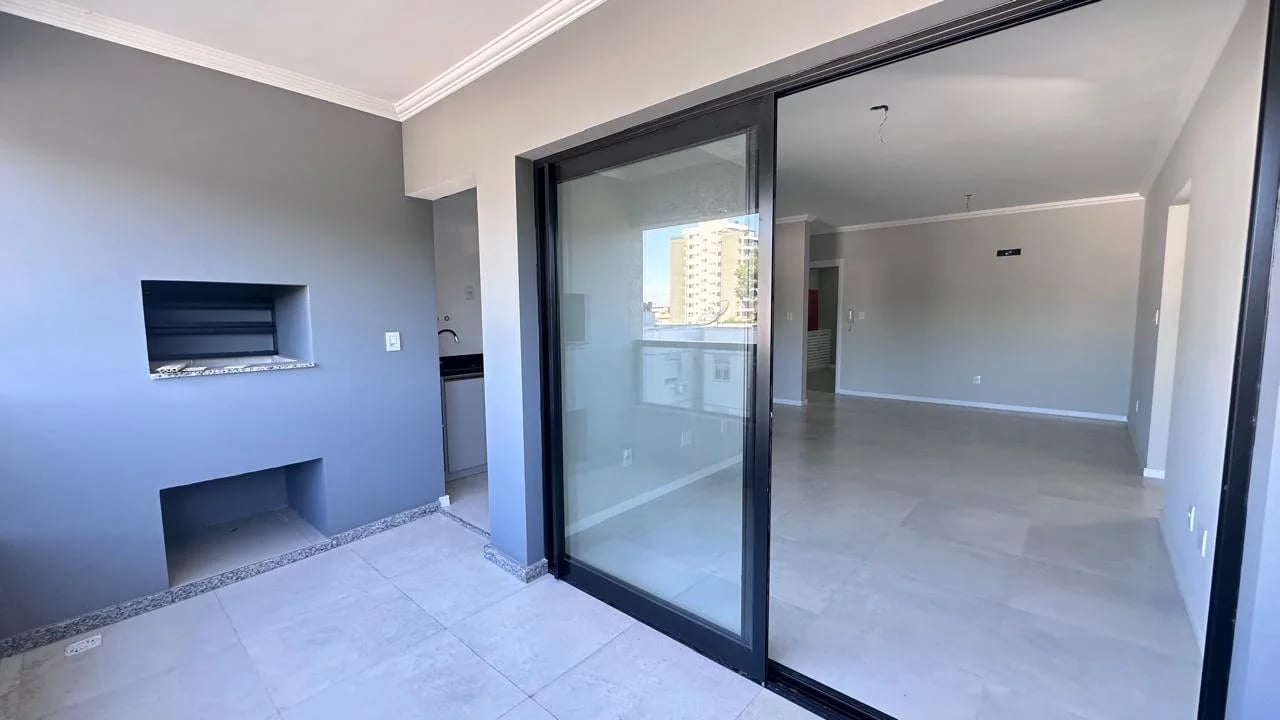Apartamento no Centro com 2 dormitórios, sendo 1 suíte e 1 vaga de garagem. - Foto 11