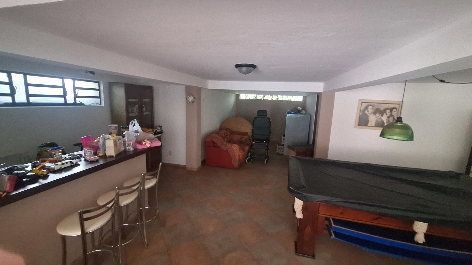 Linda casa de 4 dormitórios 3 suítes, 2 banheiros, piscina com salão de festas - Foto 21
