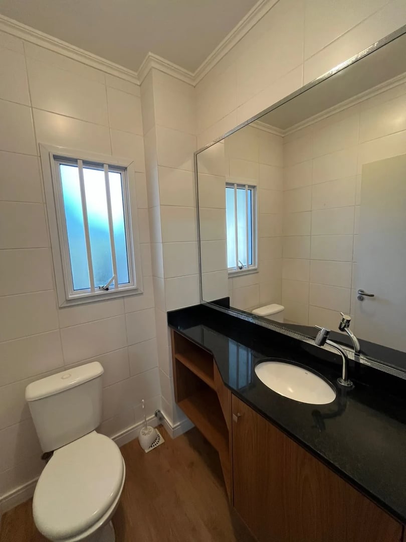 Duplex com excelente localização , 2 dormitórios com sacada - Foto 9