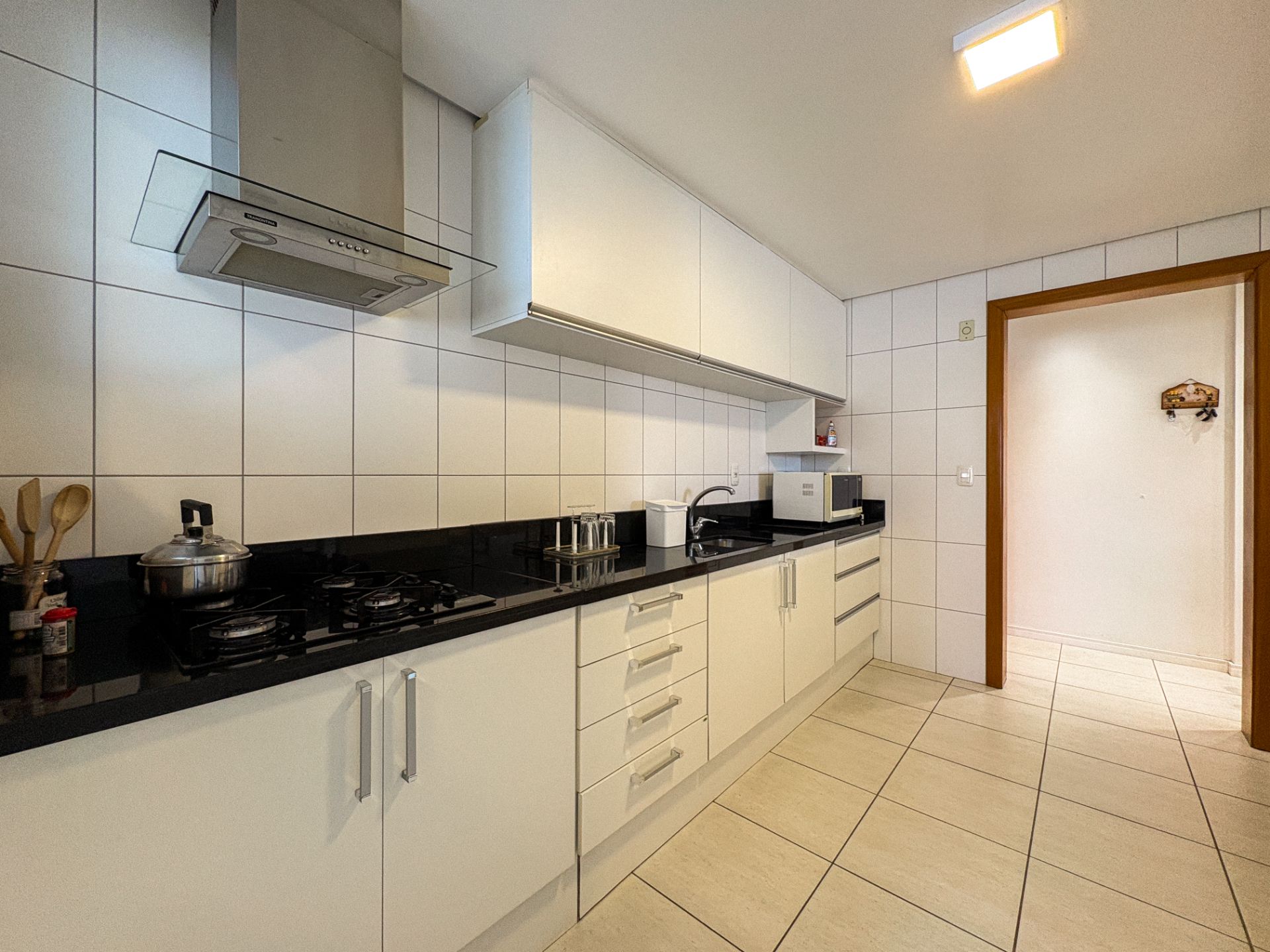 Apartamento no Centro com 3 dormitórios e  2 vagas - Foto 6
