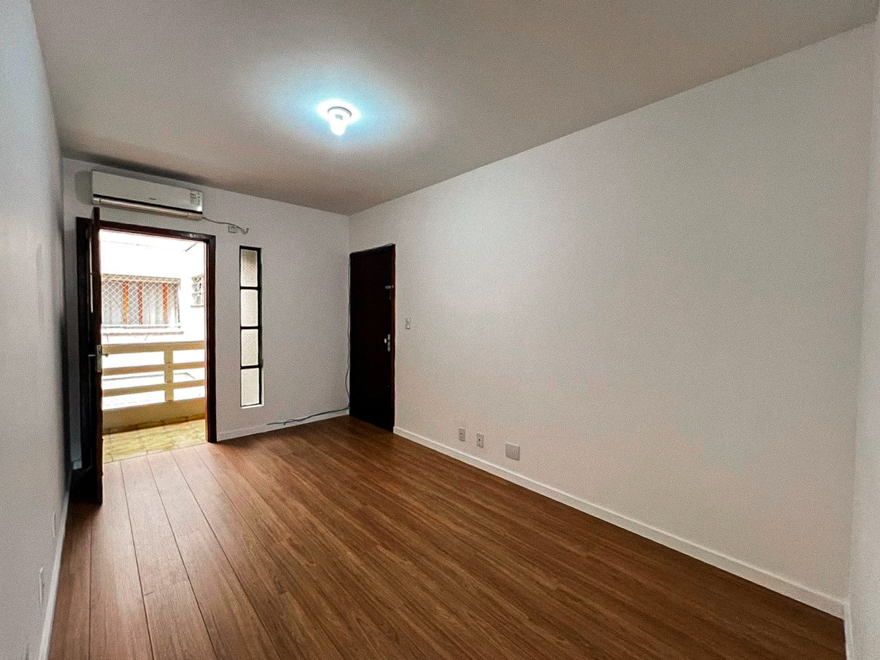 Apartamento no Centro com 1 dormitório e sacada - Foto 5