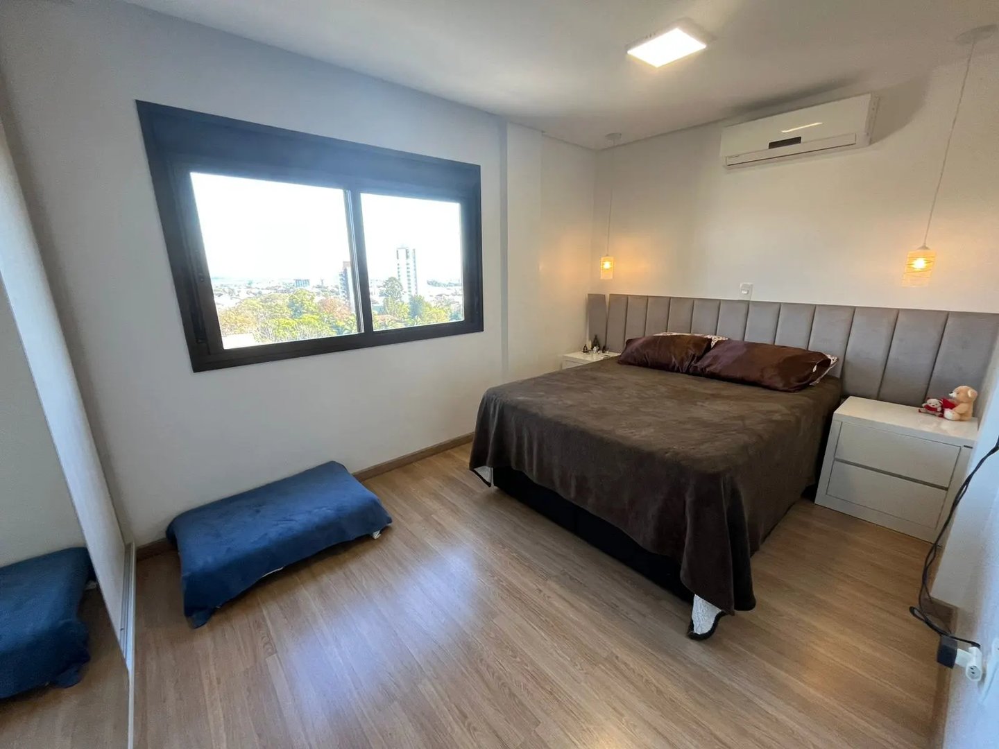 Apartamento semimobiliado no Centro com 2 dormitórios, sendo 1 suíte com ótima vista para o pôr do sol. - Foto 10