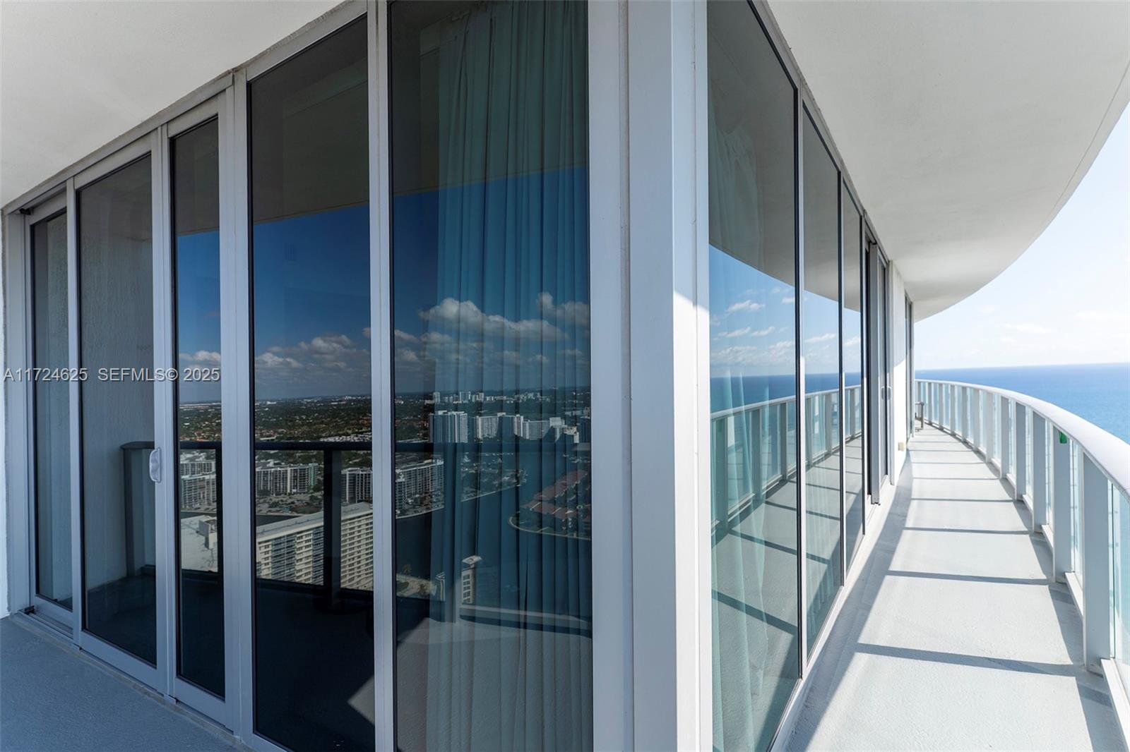 APARTAMENTO EM HOLLYWOOD - 1102843813 — foto 6