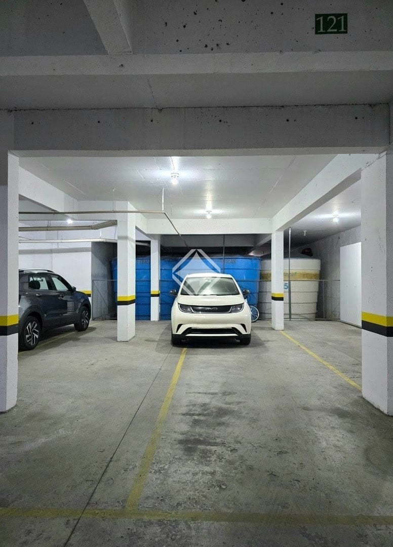 Apartamento Semi-mobiliado Com 03 Dormitórios, Vaga Dupla de Garagem no Bairro Madureira em Caxias do Sul — foto 16